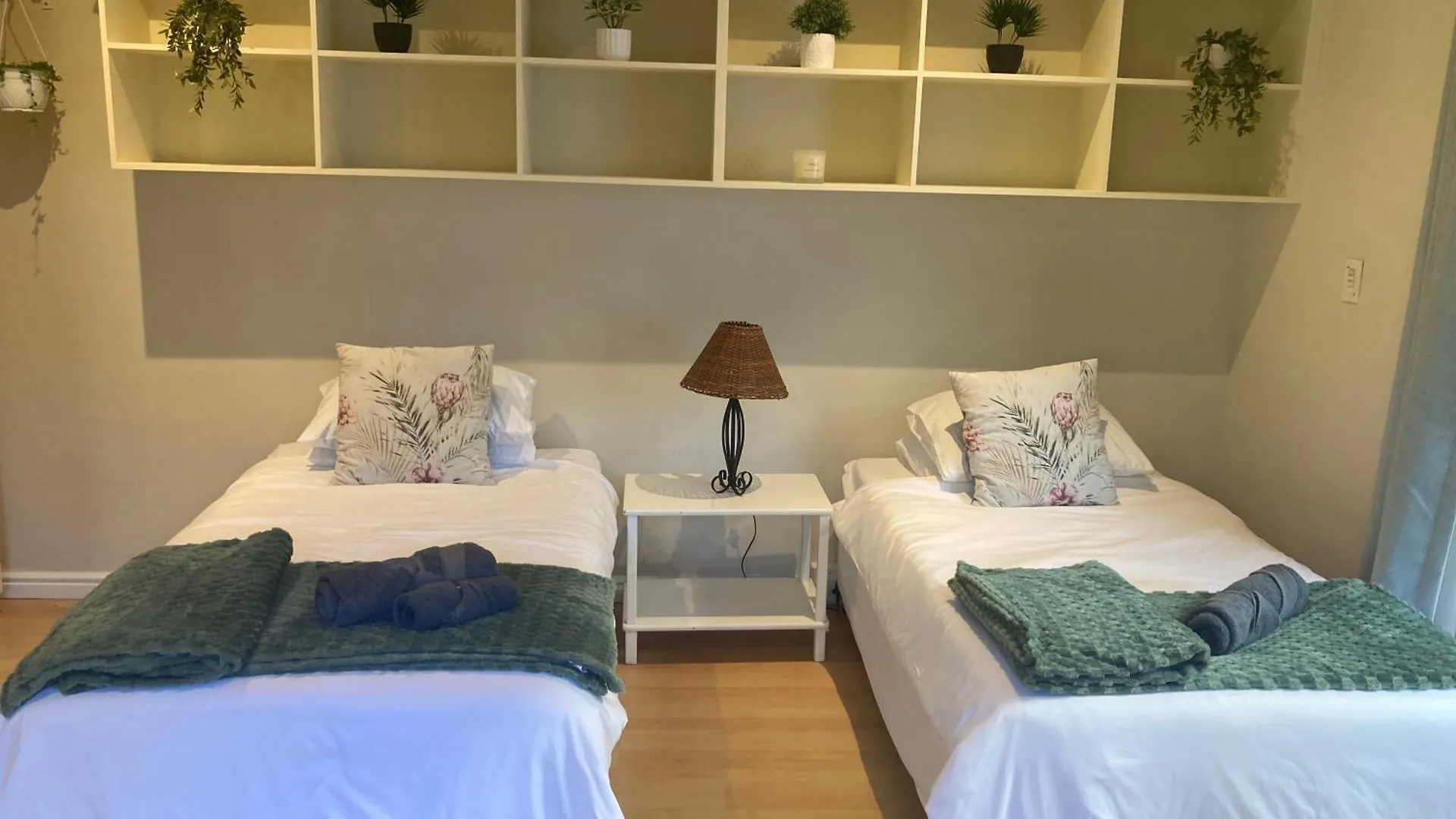 Cozy Garden Guest Suite In Charming Claremont Cape Town