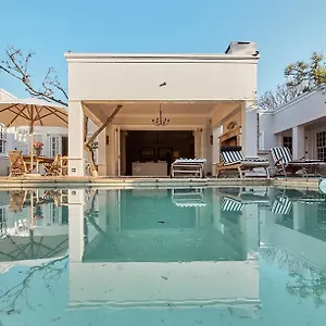 2* Pensión Dalton House